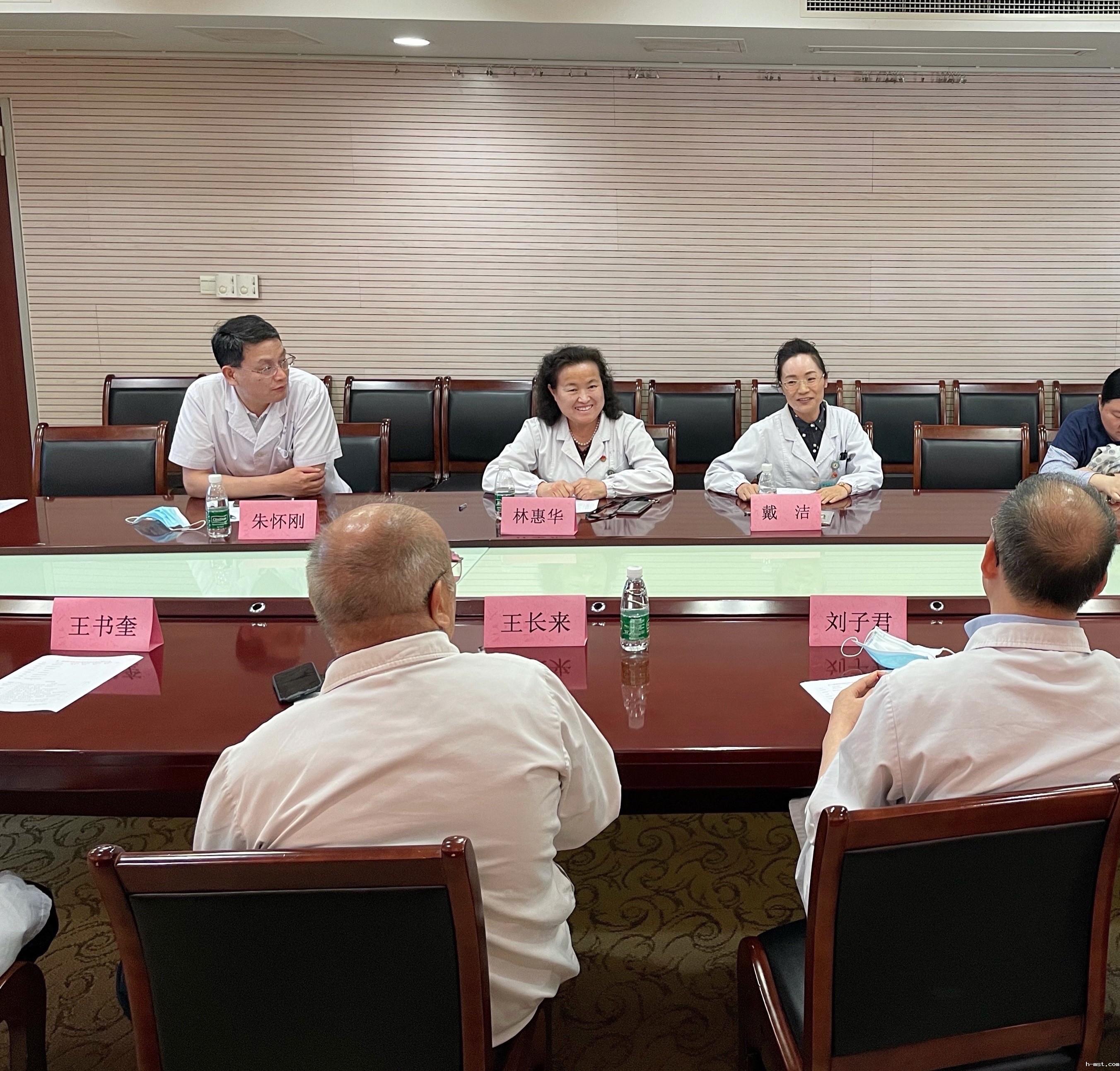 1622183913670930.jpg 各评委给予评审和建议.jpg