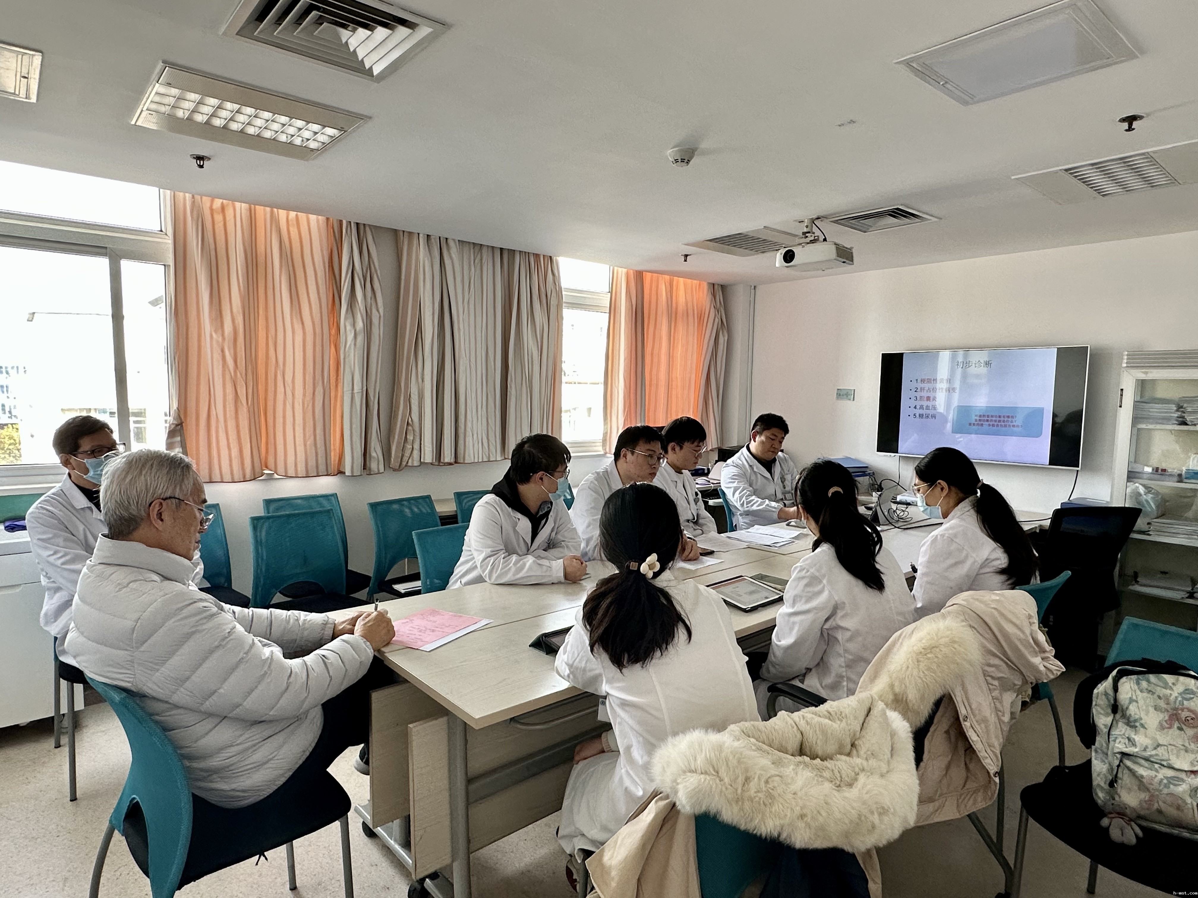 1706160822417613.jpg 教学病例讨论.jpg