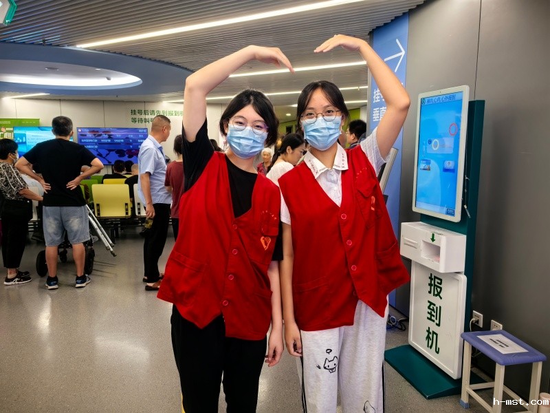 1758071131590170.jpg 2025.8.1南医大覃今南、何嘉馨门诊四楼心脑血管科服务台2_副本.jpg