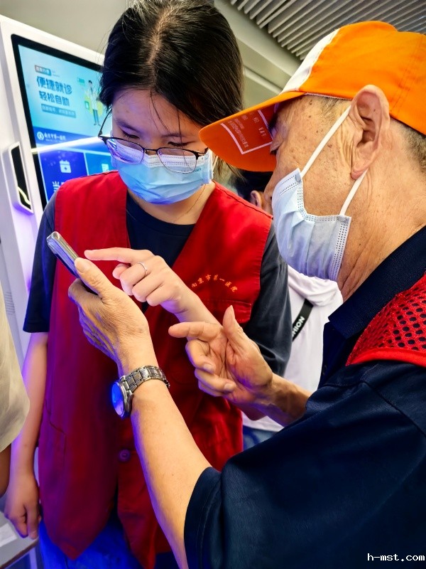 1758071191873235.jpg 2025.7.1职工子女南医大张宁一门诊四楼心脑血管科服务台_副本.jpg